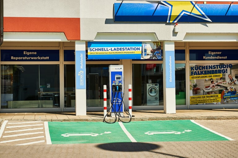 Schellenbruckplatz EV Schnellladestation bei Euronics/Mehlsteibl (2x laden)