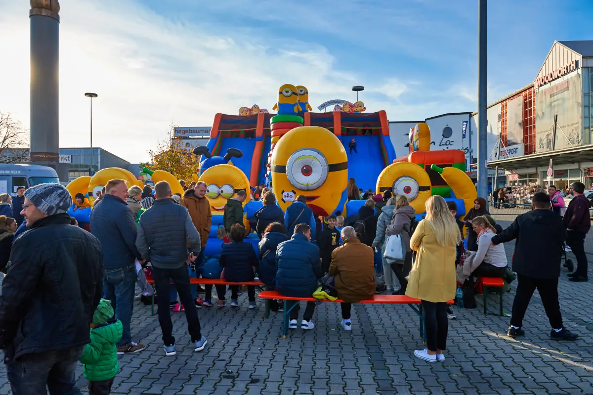 Impressionen vom Verkaufsoffenen Sonntag am 03.11.2024 auf dem Schellenbruckplatz